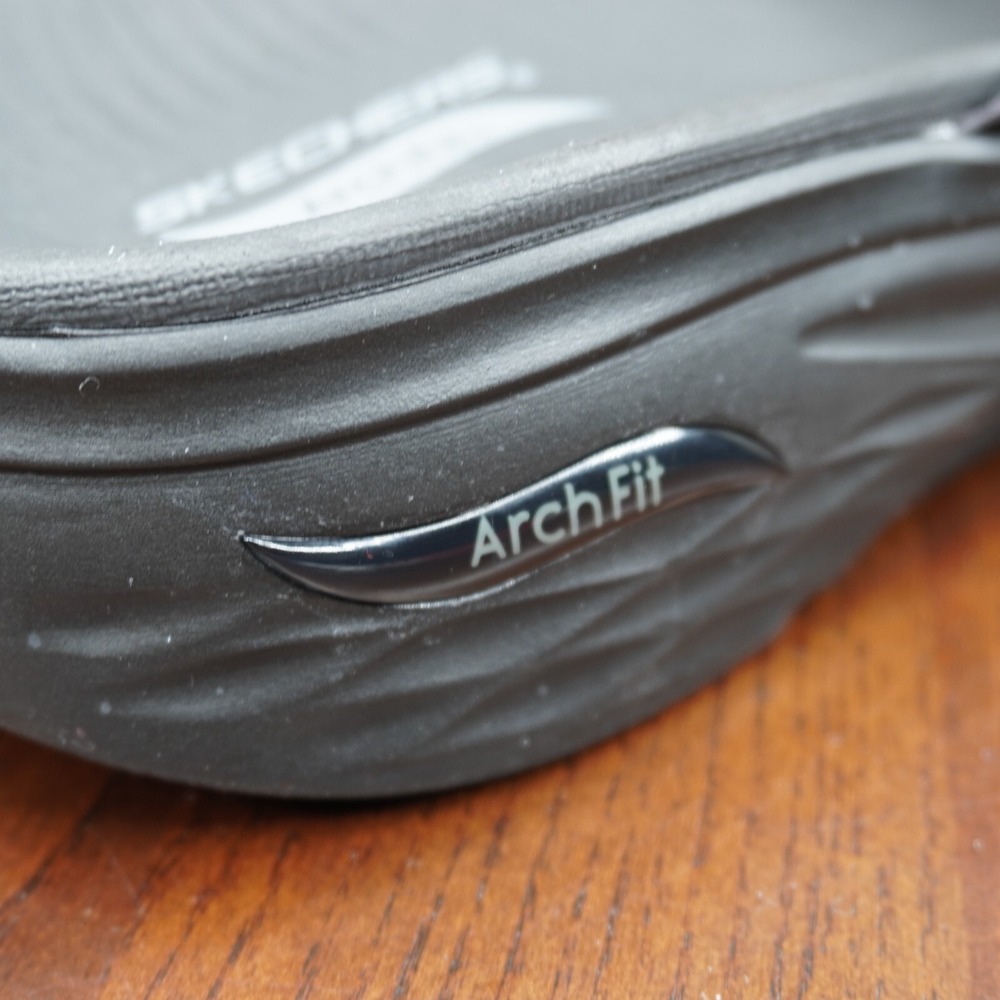 Skechers Sandals Women's Size 10 Black Thong Flip Flop Walking Cushioning 140502 - Picture 13 of 16